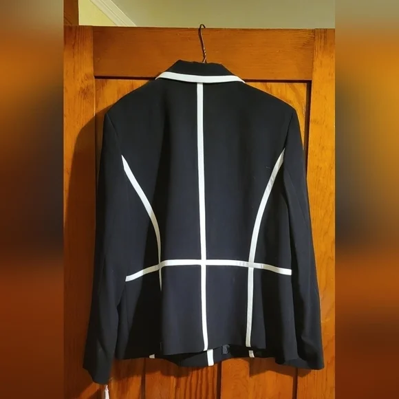 NWT black blazer with white trim,  Sz 16, Nine West - Picture 5 of 7